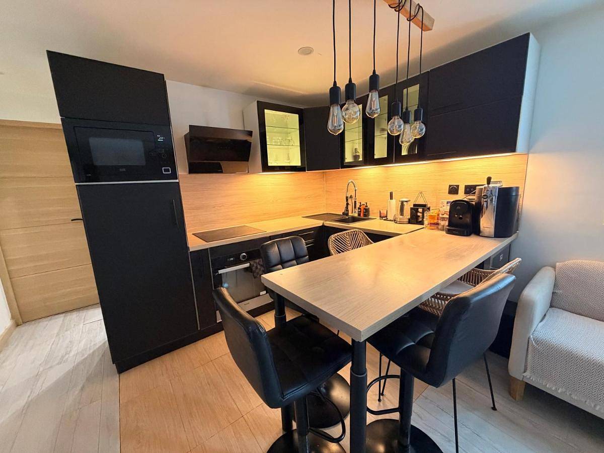 Appartement entier, Atelier chaleureux 40m2 - proche Cdg Parc des expo in Tremblay-en-France, Seine-Saint-Denis