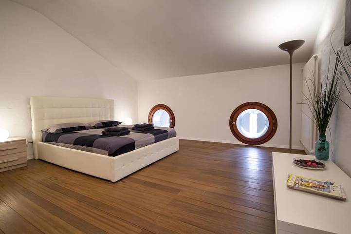 Entire apartment, Attic Floor Venice Apartment in Mestre, Venice