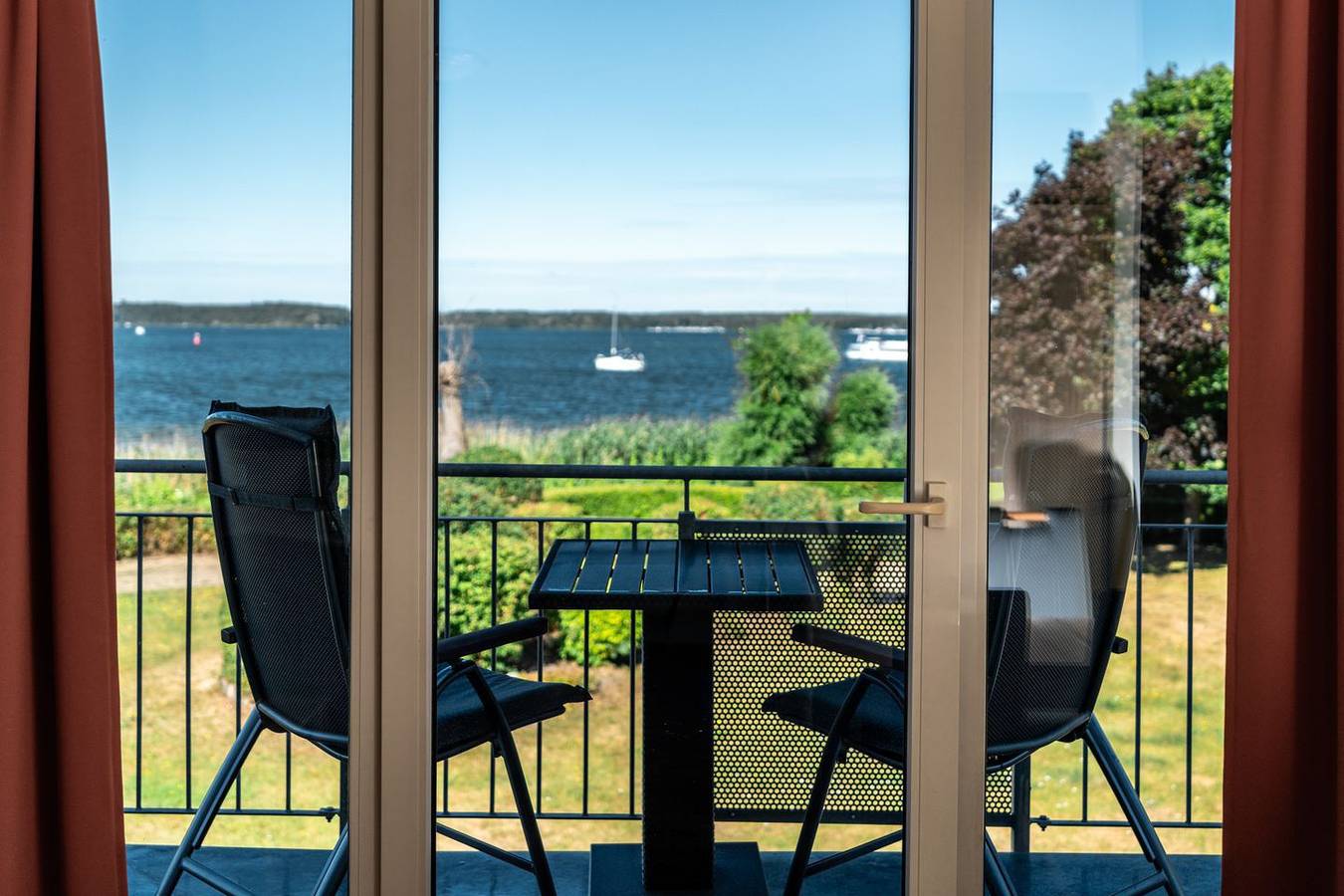 Ganze Wohnung, Ferienwohnung Seeadler – Müritzblick vom Balkon in Waren (Müritz), Müritz