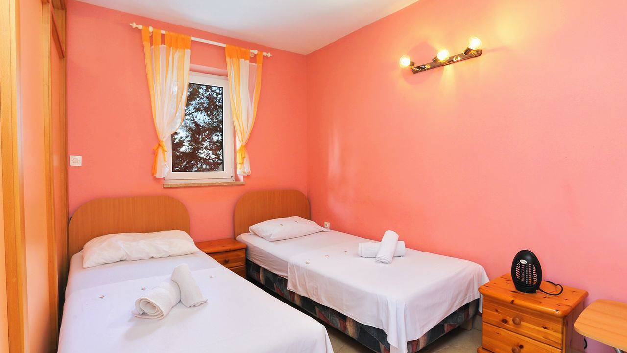 Ganze Ferienwohnung, Ferienwohnung für 4 Personen (29 m²) in Marušići in Marusici, Split-Dalmatien