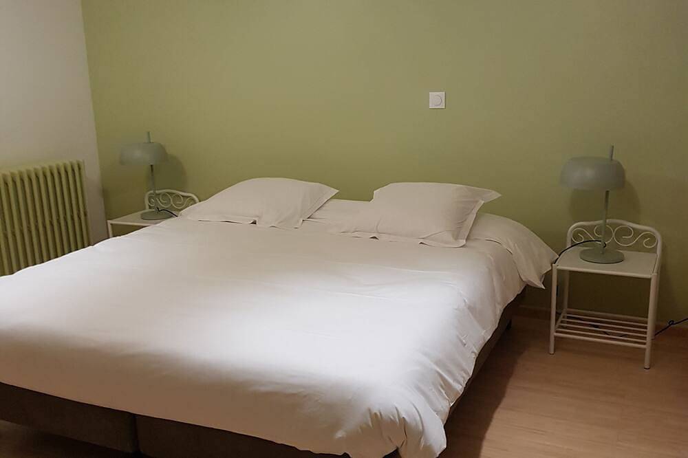 Grande maison de Vacances avec 6 chambres in Saint-Bonnet-de-Cray, Région de Charolles
