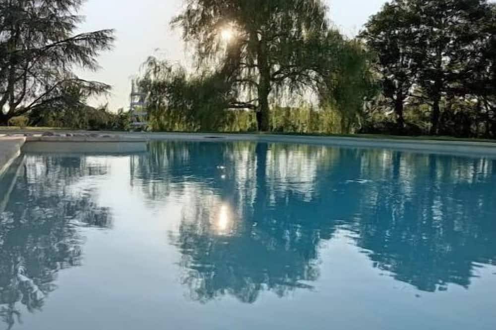 Au Milieu des Étangs de la Dombes, un Gîte Idéal Pour les Réunions de Famille in Marlieux, Bourg-en-Bresse und Umgebung
