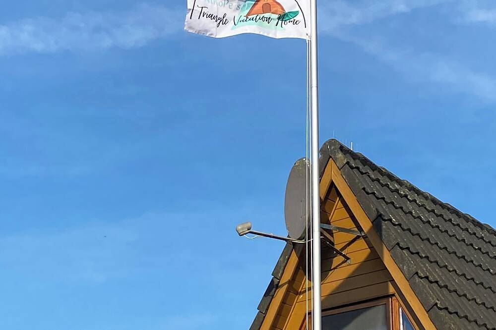 Renoviertes Nurdachhaus in Ostfriesischer Natur am Wasser für Familien — Bild 5
