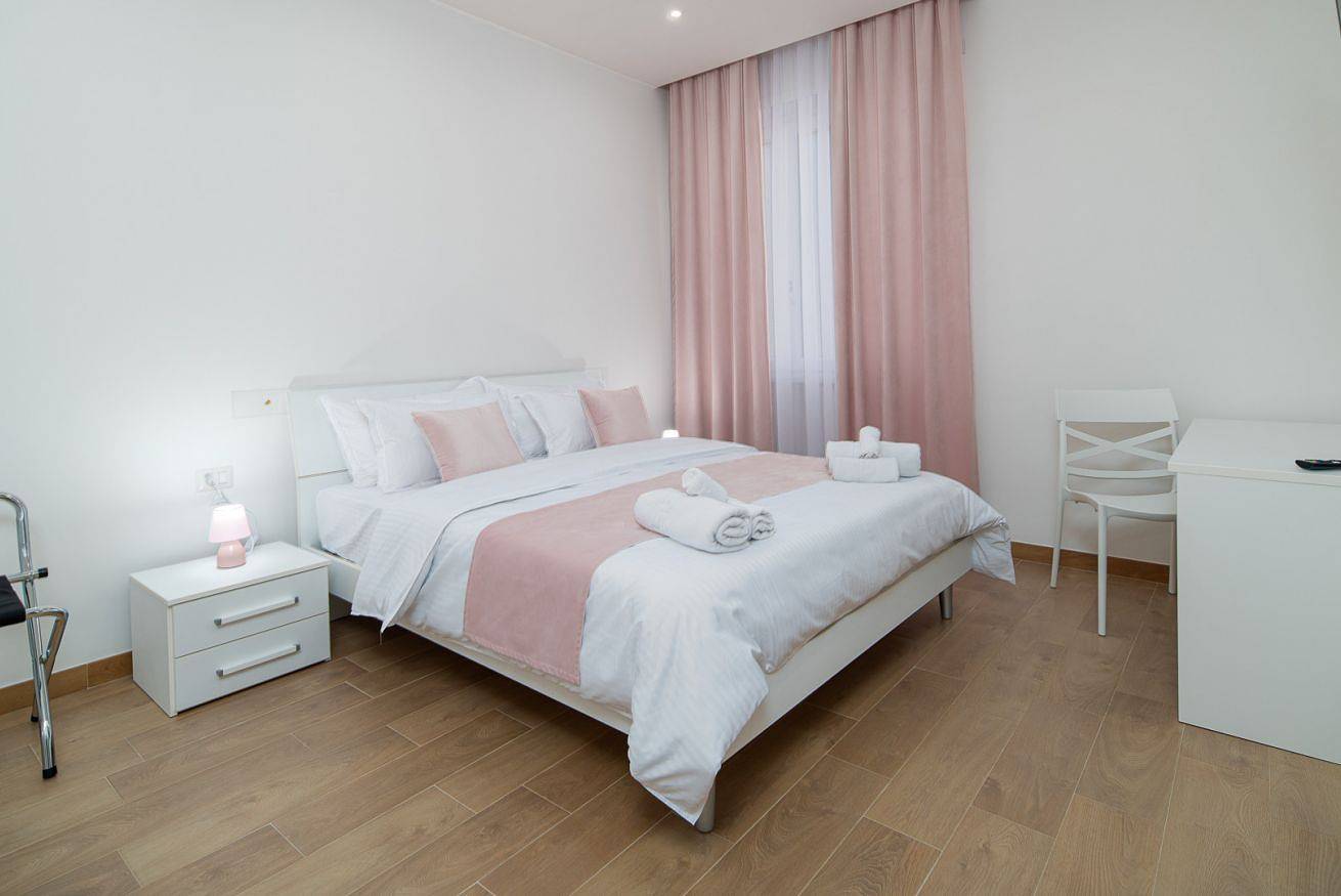 Lovely Rooms - Room 5 by Rentbeat in Civitavecchia, Provincia di Roma