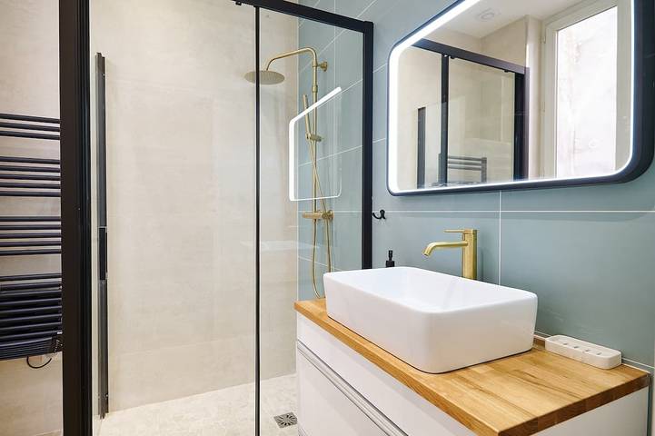 Entire apartment, Cozy flat, Halles view, Ac Â· Myloctravel in Béziers, Mediterranean Coast (France)