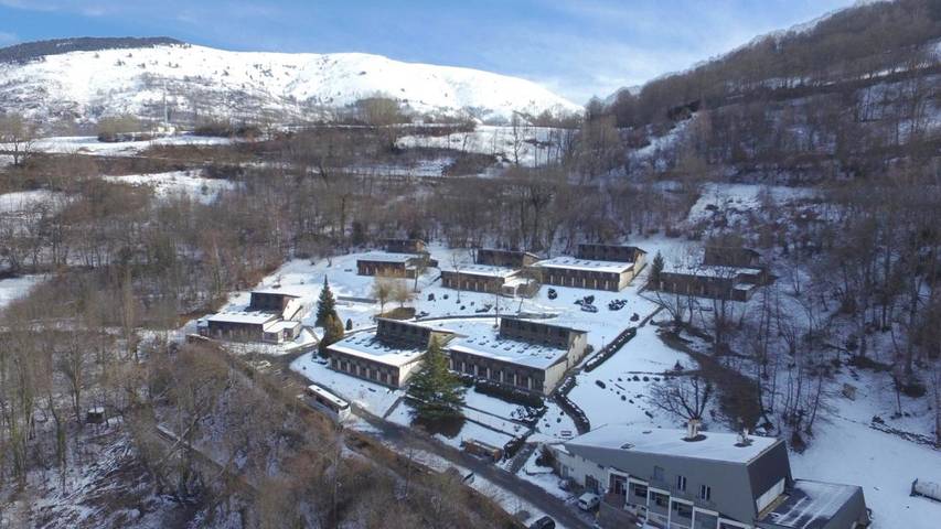 Parc de vacances pour 6 personnes, avec jardin dans les Pyrénées - 3