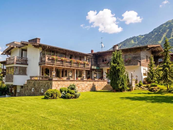Ferienhaus für 38 Personen, mit Balkon und Garten, mit Haustier
