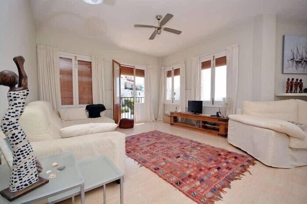 Apartment for 4 People in Frigiliana Road, Frigiliana