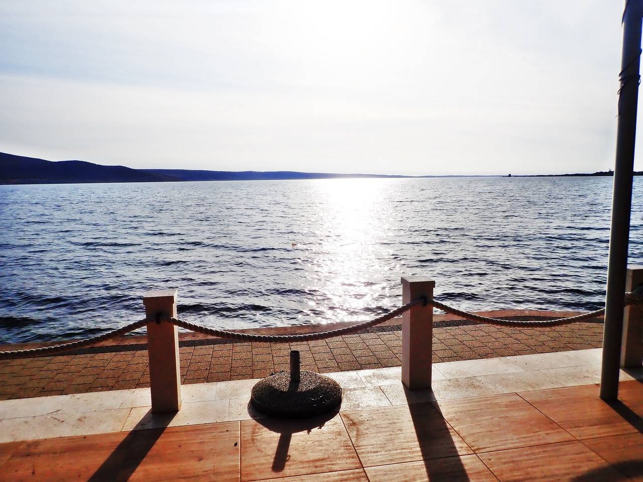 Zimmer für 3 Personen mit Balkon/Terrasse in Starigrad, Zadar