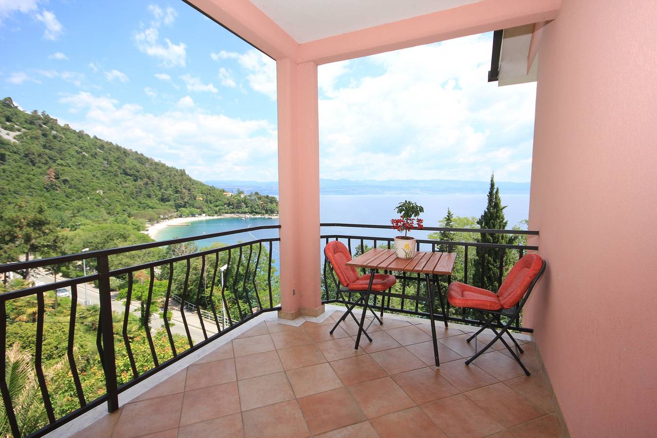 Zimmer mit Terrasse und Meerblick Medveja (Opatija) S-2305-b in Medveja, Lovran