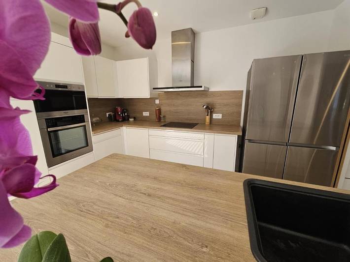 Location de vacances pour 8 personnes, avec piscine ainsi que jardin et vue, animaux acceptés à La Crau - 4