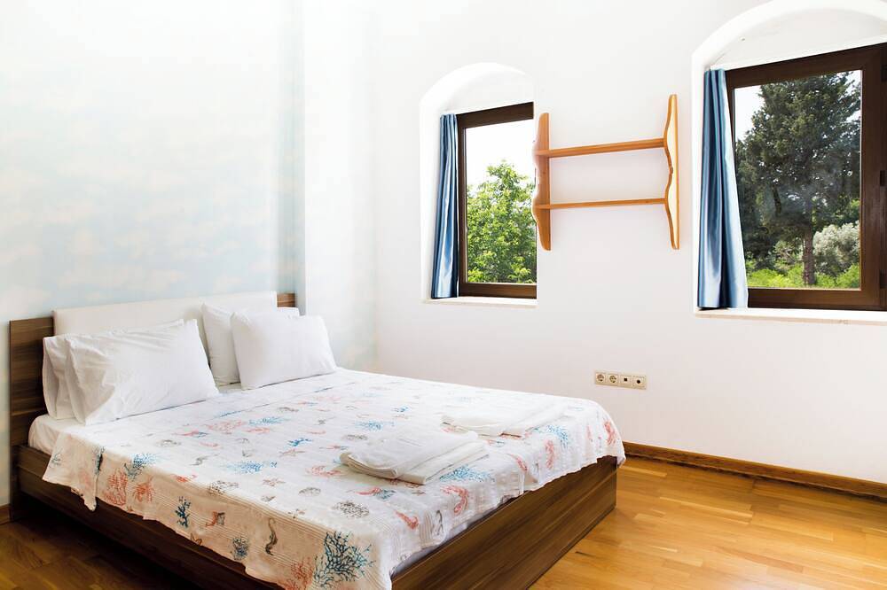 Spacious 5-Br villa in charming Bodrum Bitez with Private Pool - Metis Holiday in Bodrum, Türkische Ägäis