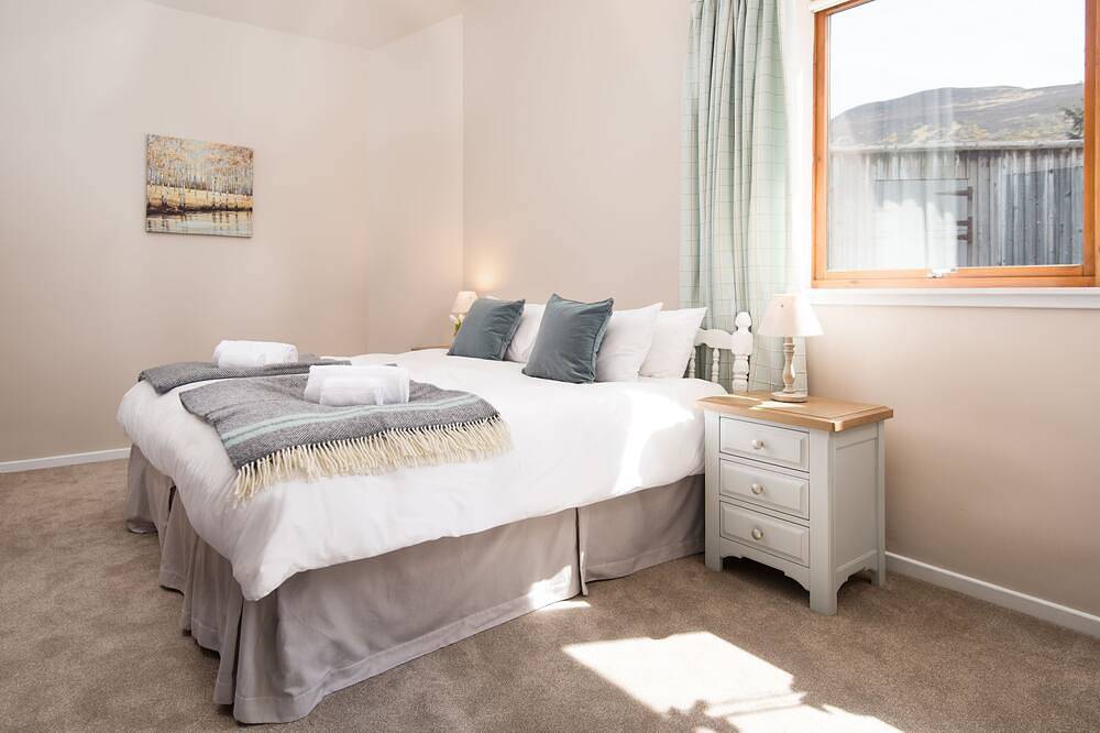 Eildon Melrose Holiday Cottages & Log Cabins - Hamiltons in Melrose, Scottish Borders