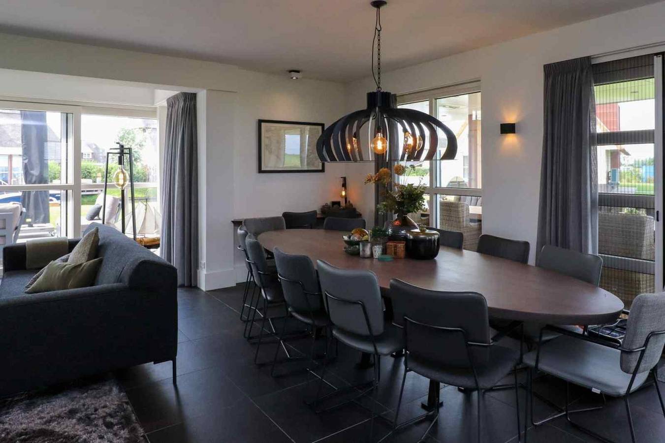 Luxuriöse 14-Personen-Villa mit finnischer Sauna am Tjeukemeer in Friesland in Delfstrahuizen, Friesland