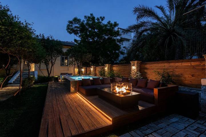 Holiday home for 16 people, with garden in Athens