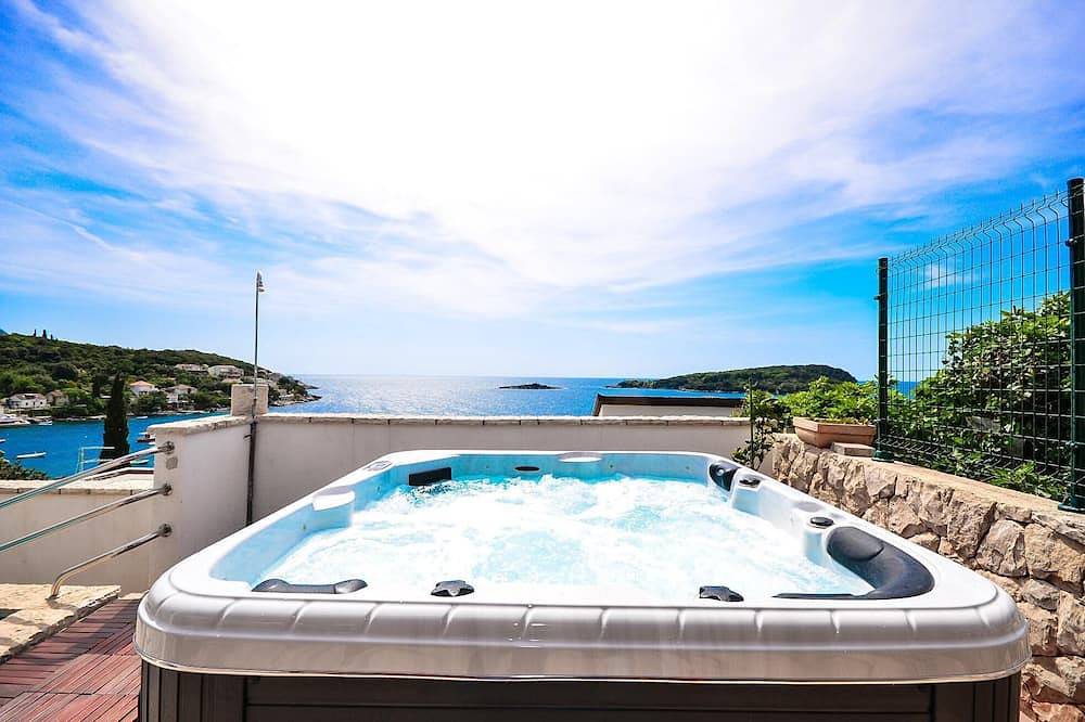Außergewöhnliche 4 **** Villa am Meer, mit Meerblick, Pool und Whirlpool für 8 Personen in Molunat, Dubrovnik-Neretva