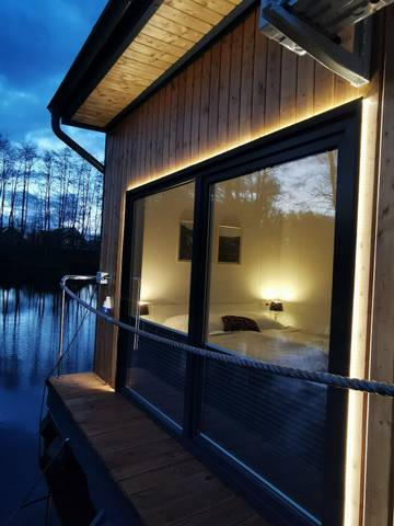 Hausboot für 6 Personen, mit Terrasse, mit Haustier in Deutschland