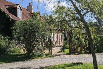 Gîte pour 3 personnes, avec piscine ainsi que terrasse et jardin à Cromac