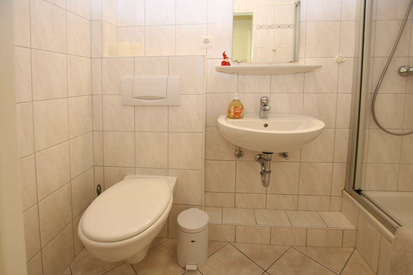 Ganze Wohnung, Ferienwohnung mit 2- Zimmern auf ca. 45m² mit direktem Meerblick in Wyk auf Föhr (Stadt), Wyk auf Föhr