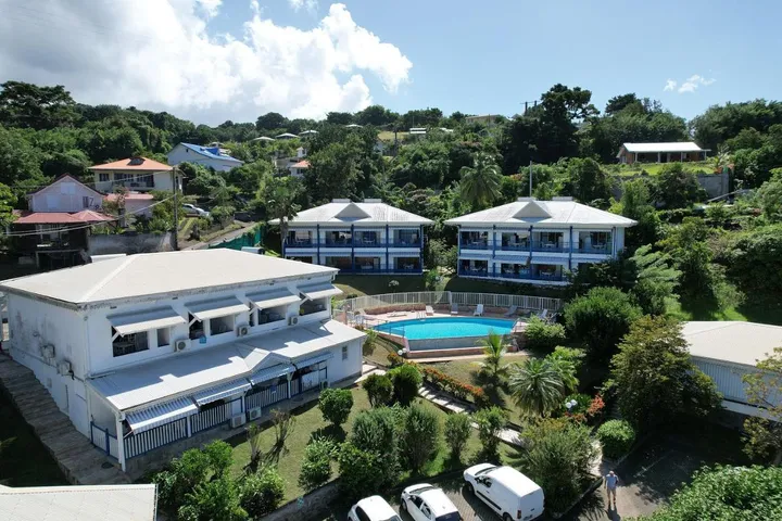 Aparthotel para 2 personas, con vistas además de piscina y jardín - 1