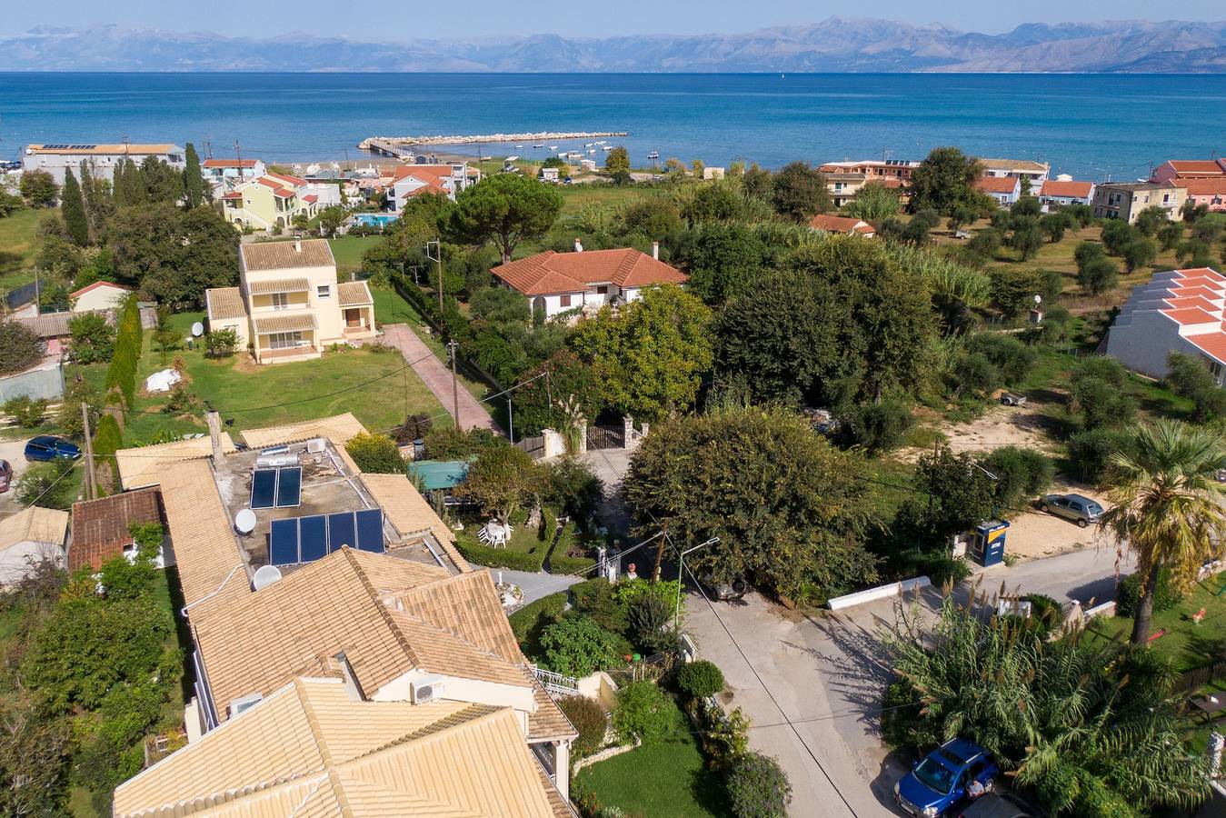 Gehele studio, Studio Appartement 'Angelina 2' met Uitzicht op de Bergen, Wifi en Airconditioning in Roda, Corfu