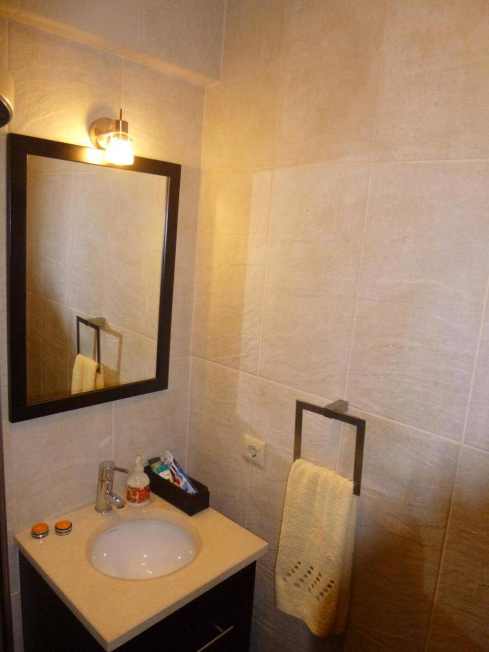 Apartamento vacacional entero, Double Room with Private External Bathroom in Matosinhos, Matosinhos e Leça da Palmeira