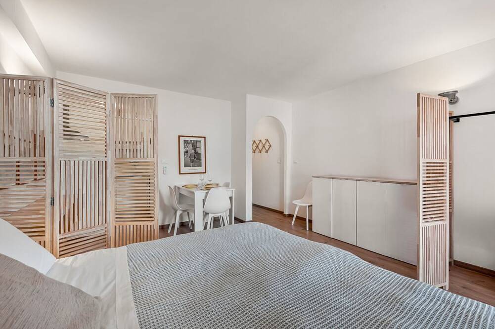 Entire apartment, Welcome to Maremiele, a newly renovated home, ideal for a couple who wants to experience an unforgettable stay in the Cinque Terre. The house, located in a central position, is perfect for exploring the beauty of this enchanting region, and offers a cozy in Manarola, Riomaggiore Municipality