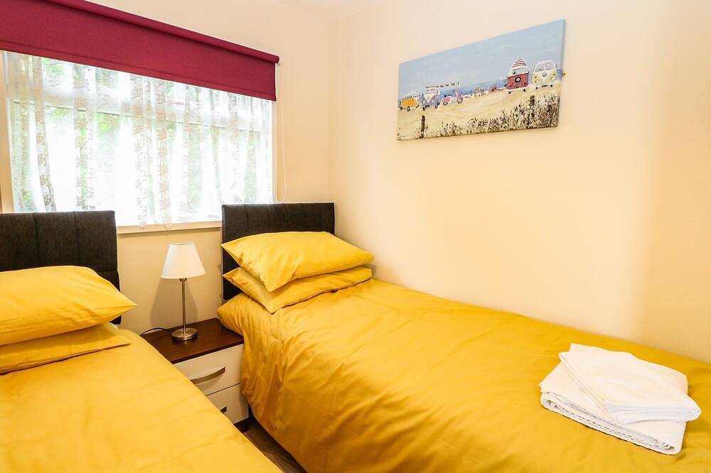 Chalet 126A, family friendly, country holiday cottage in Cromer in Cromer, Norfolk Coast