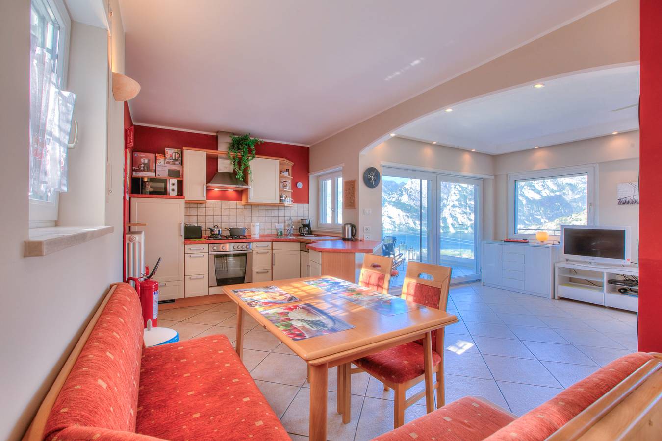Villa Paradise View With Private Pool in Nago-Torbole, Montañas Garda