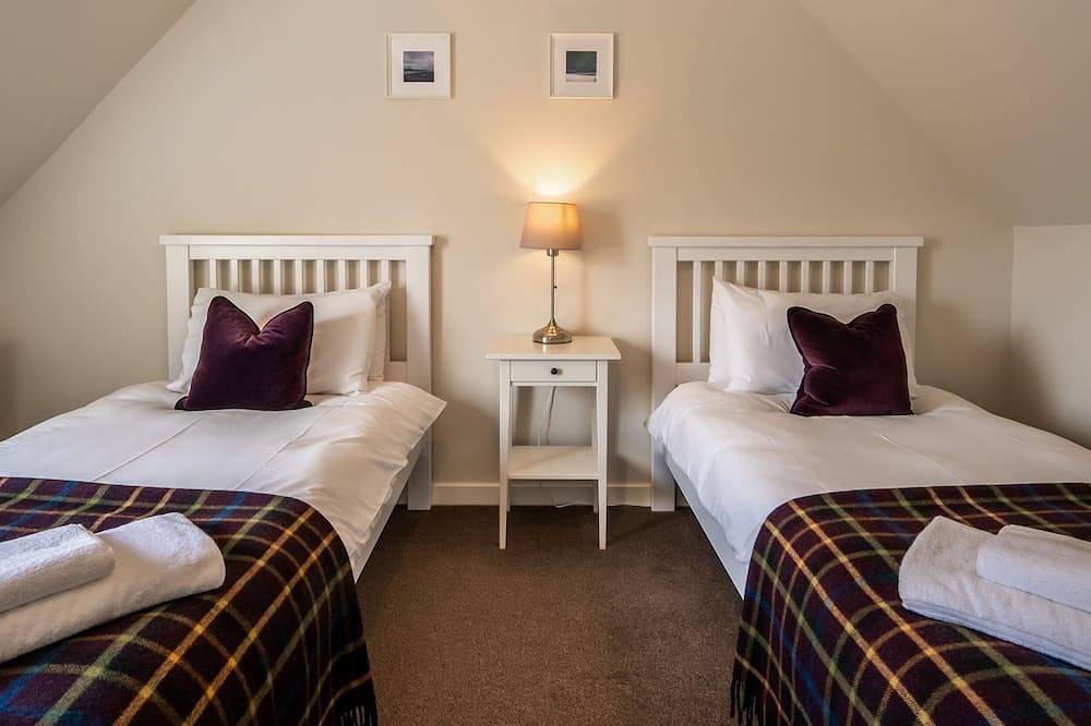 The Cottage At Corriness House, character holiday cottage in Poolewe in Poolewe, Highlands