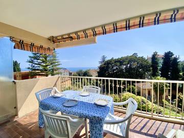 Gîte pour 4 personnes, avec balcon dans Port de Menton Garavan