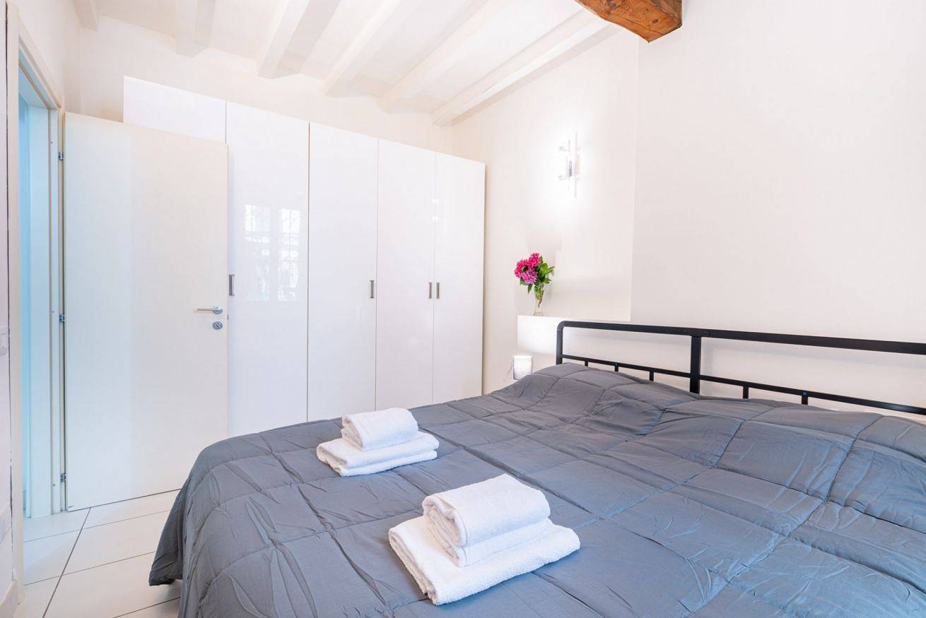 Ganze Wohnung, Guesthost - Bright and Central Apartment in Parma in Parma, Parma Provinz