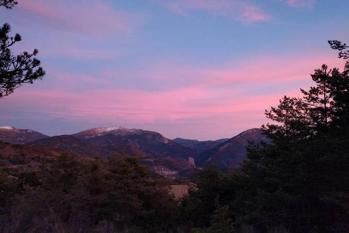 Camping pour 5 personnes, avec jardin et piscine ainsi que vue et terrasse, animaux acceptés à Castellane - 4