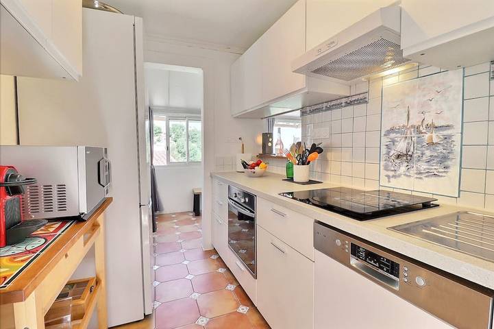 Apartamento entero, New: Cabanon \"La  Cigale\" calanque of Niolon at bleu coast (South France) in Niolon, Le Rove