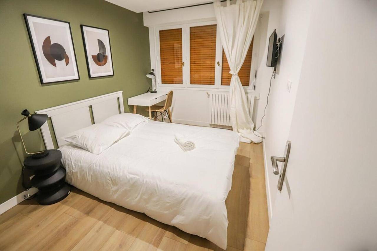 Appartement entier, Appart'Hôtel Le Bright Evry- 4 Chambres Design in Évry-Courcouronnes, Essonne