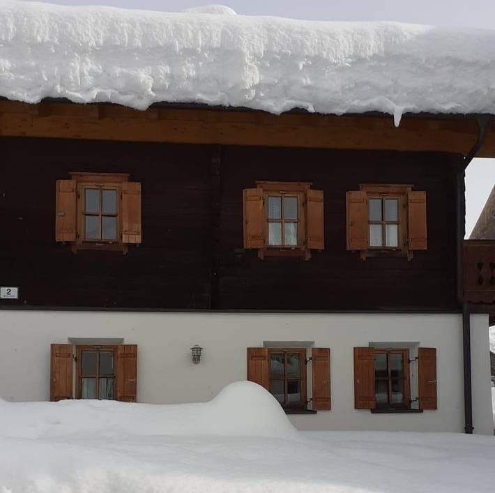 Ferienwohnung für 8 Personen, mit Balkon und Terrasse sowie Garten in Virgen