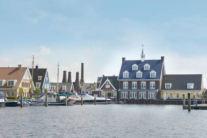 Hotel voor 2 personen, with Terras and Uitzicht as well as Uitzicht op het meer in Huizen