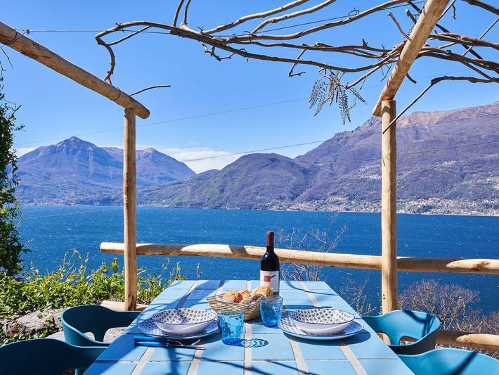 Holiday apartment for 2 people, with lake view and terrace as well as garden - 1