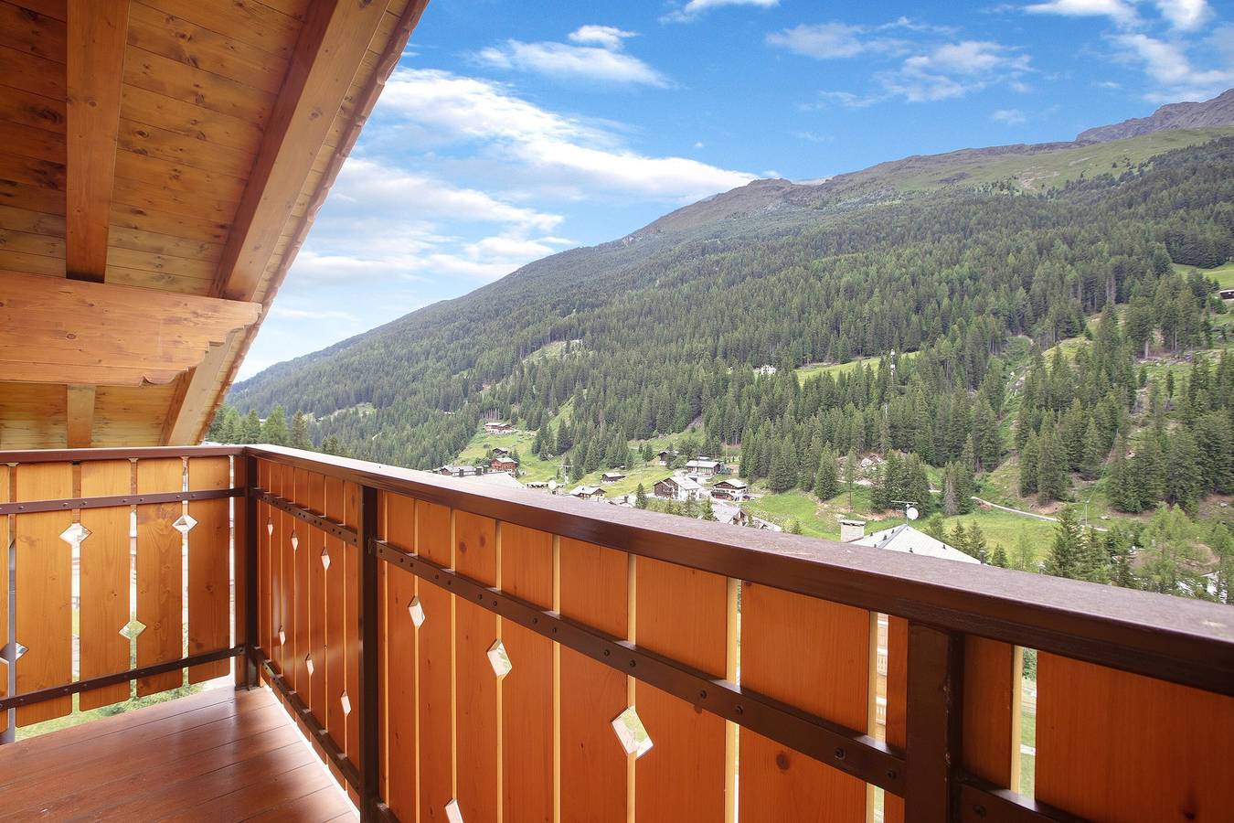Ganze Wohnung, Ferienwohnung 'Casa Michela Mansarda' mit Bergblick, Gemeinschaftsterrasse und Wlan in Santa Caterina Valfurva, Valfurva