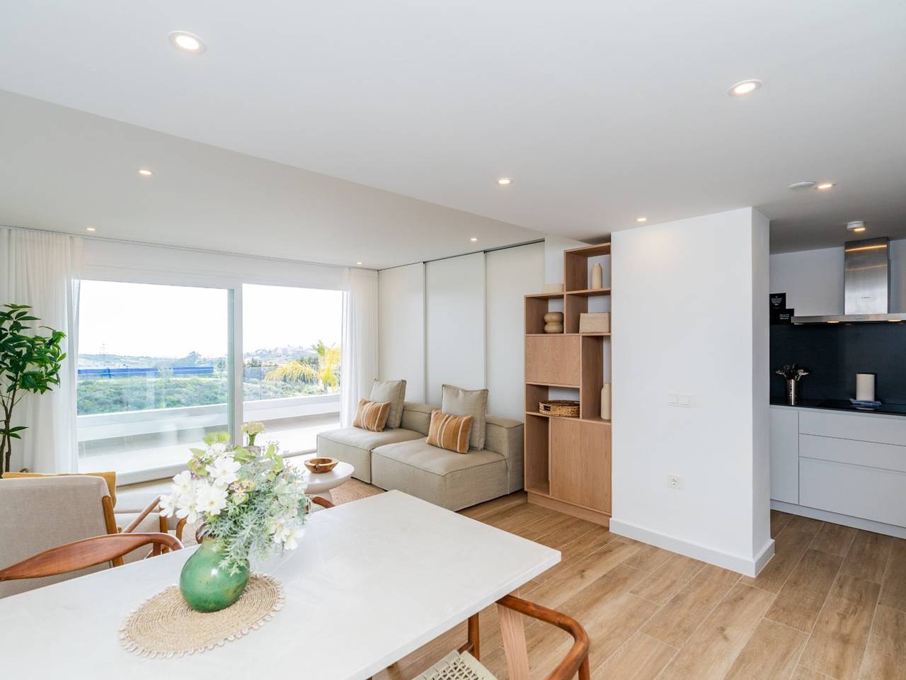 Ganze Wohnung, Moderne Wohnung in Estepona, Lagunenzugang, 2 Schlafzimmer in Alcazaba Lagoon, Casares