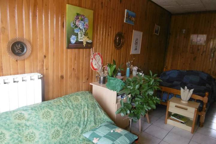 Gîte pour 4 personnes, avec terrasse ainsi que jardin et jacuzzi à Villars-les-Dombes - 2