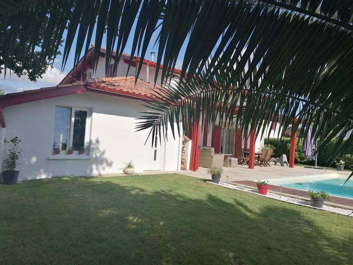 Location de vacances pour 6 personnes, avec jardin et piscine à Jatxou - 2