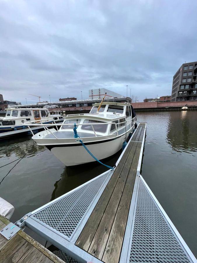 Boot voor 4 personen, with Terras and Tuin as well as Uitzicht in Bremen