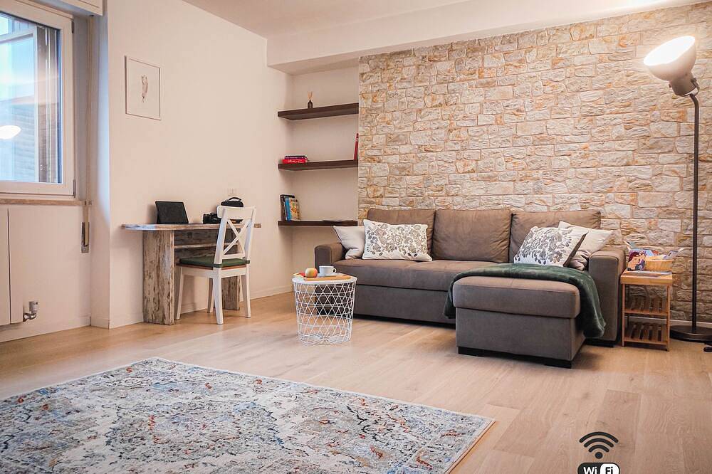 Appartamento intero, Appartamento incantevole con camino in Edolo (Borgo), Edolo