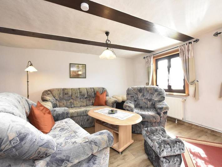 Ferienhaus für 5 Personen, mit Terrasse und Garten