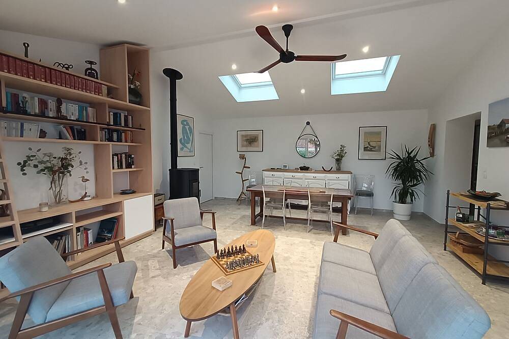 Chambre d’hôtes « Suite Les Cabanes » avec piscine partagée, jardin commun et Wi-Fi in La Brée-les-Bains, Côte de Beauté