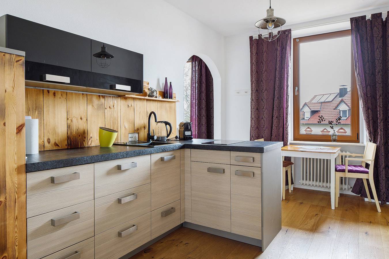 Country House Apartment in Hotel 'Landhaus' with Shared Garden and Wi-Fi in Oberrotweil, Vogtsburg im Kaiserstuhl