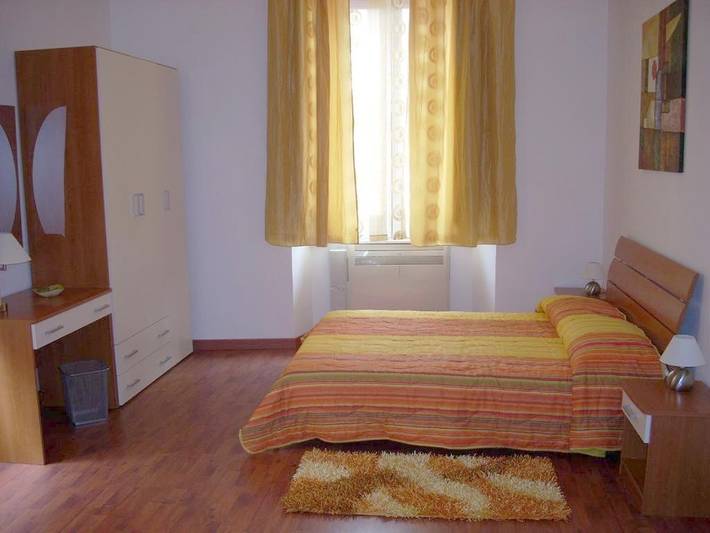 Location de vacances pour 3 personnes, avec jardin et vue, animaux acceptés à Adrano - 2