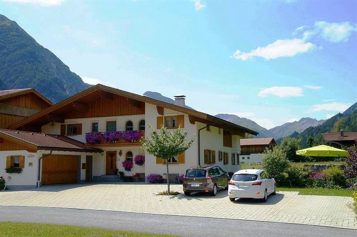 Gîte pour 5 personnes, avec jardin, adapté aux familles à Holzgau - 2