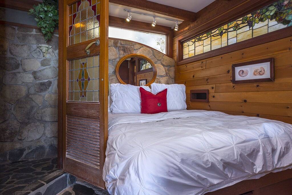 Bootshaus - Am halbprivaten Strand, erbaut wie ein eigenes Segelschiff mit Kamin! in Montecito, Santa Barbara County